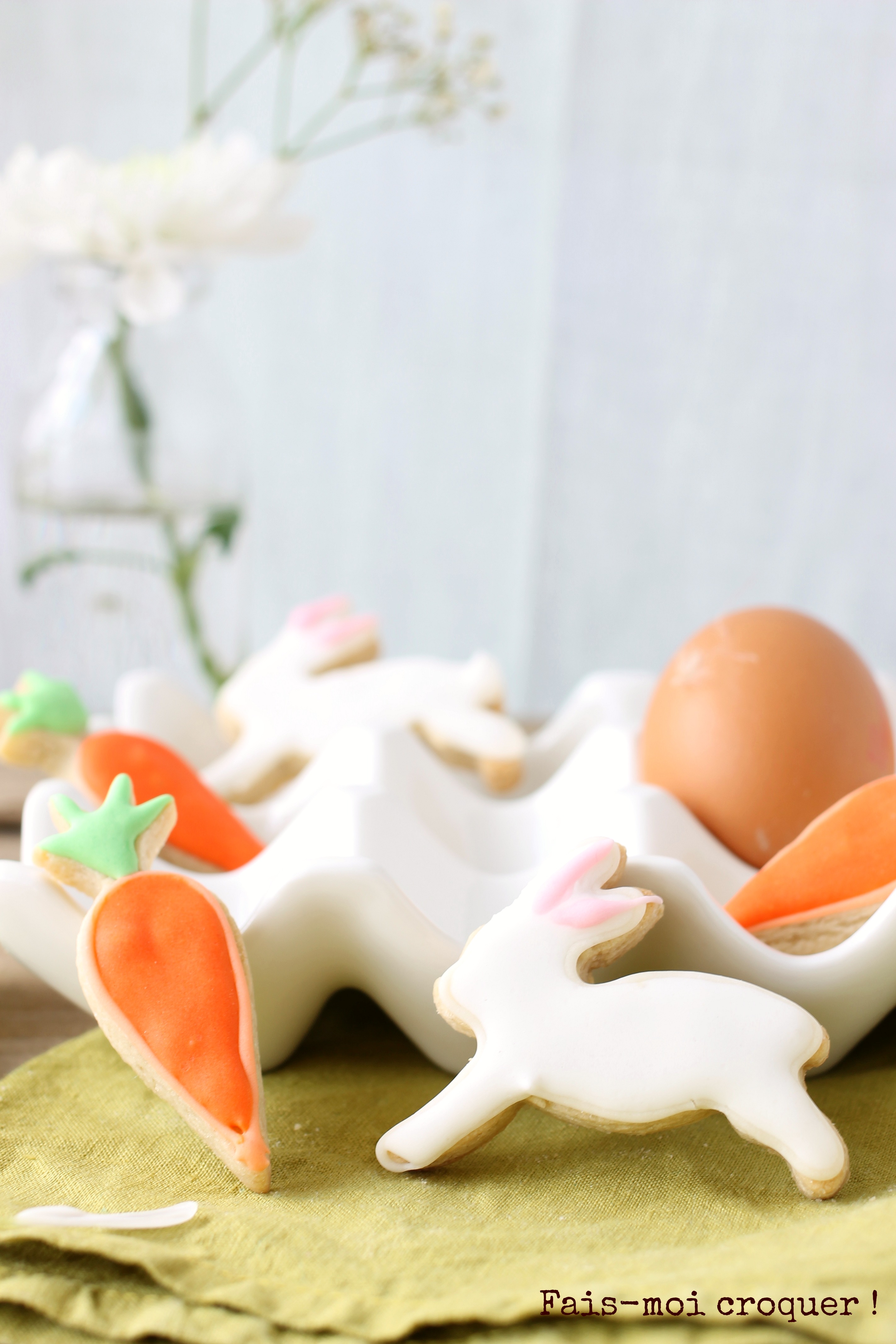 Biscuits décorés au glaçage royal pour Pâques