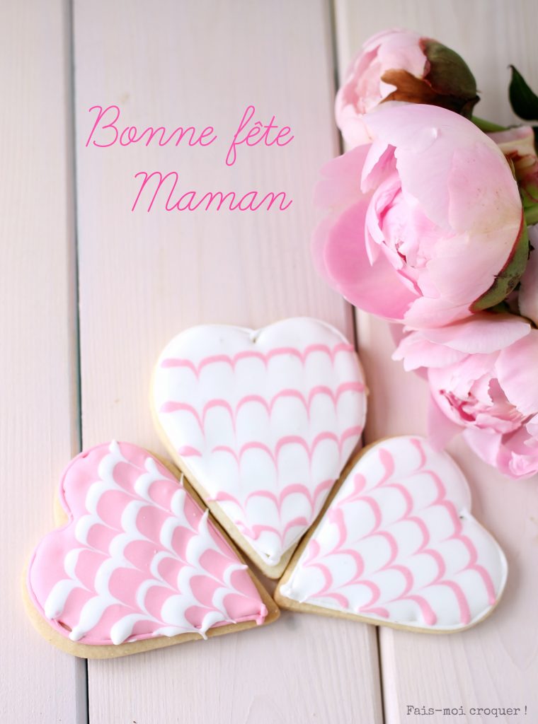Biscuit décoré en forme de coeur pour la fête des mères