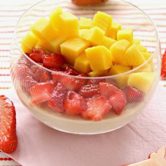 pana cotta vegan à la mangue et aux fraises