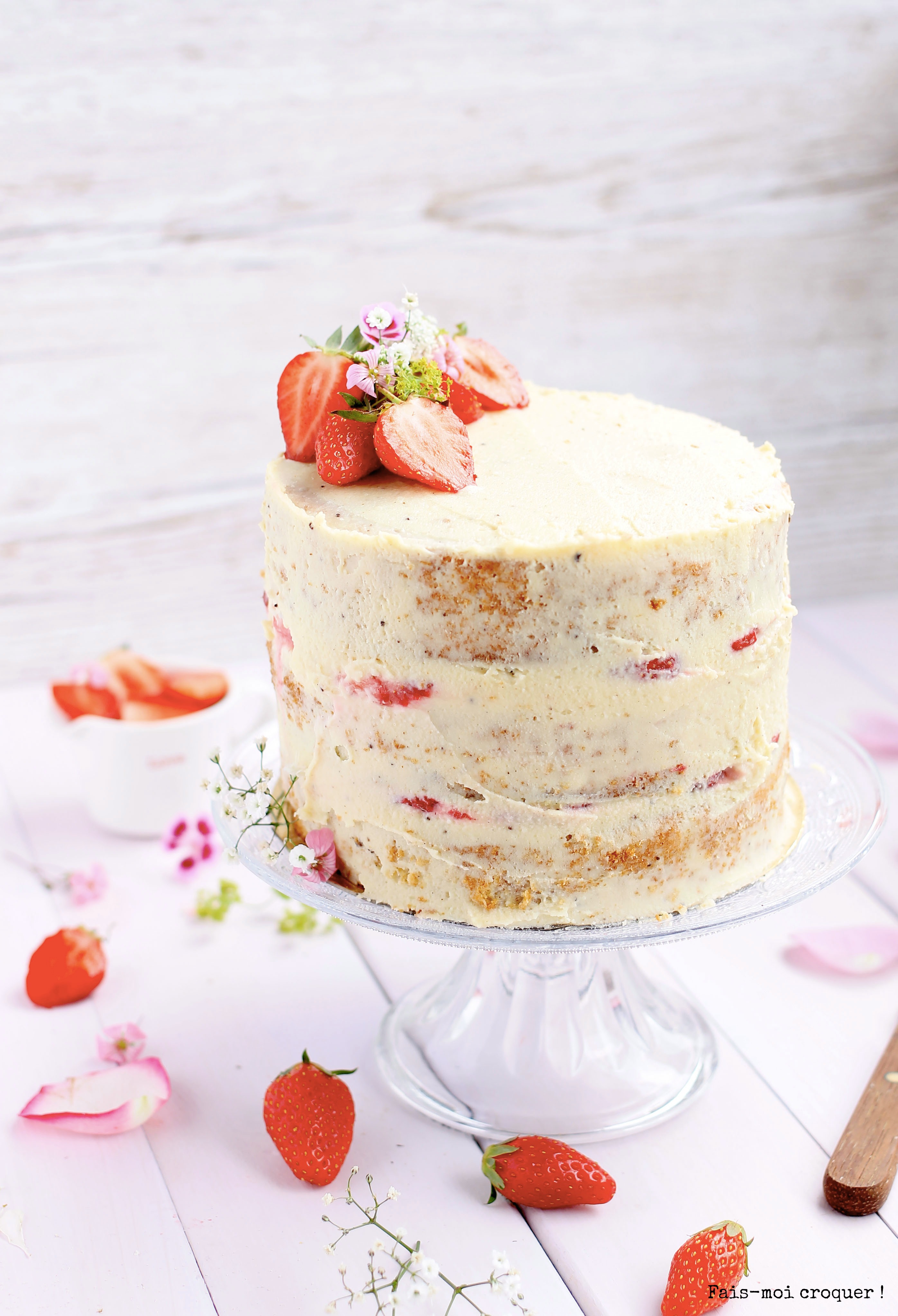 Naked cake aux fraises - recette de gâteau festif